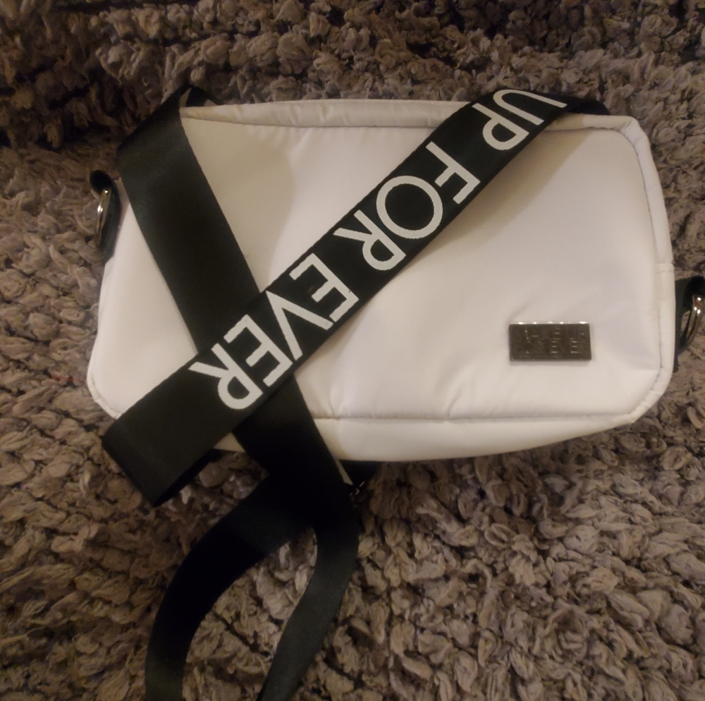 MUFE Make Up Forever Crossbody Nylon Pouch Travel Bag Pro White Black
